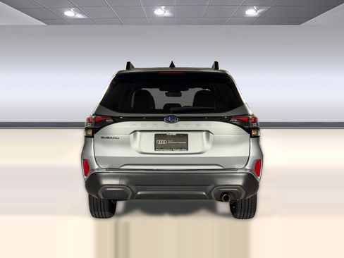 Used 2025 Subaru Forester Limited w/ Popular Package #1 AWD/4WD image 10