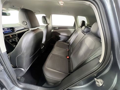 Used 2023 Volkswagen Taos SE image 23