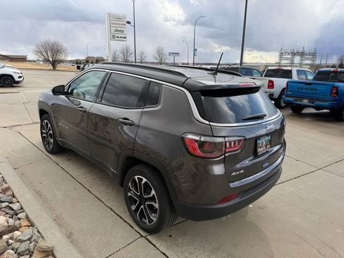 Used 2024 Jeep Compass Limited image 8