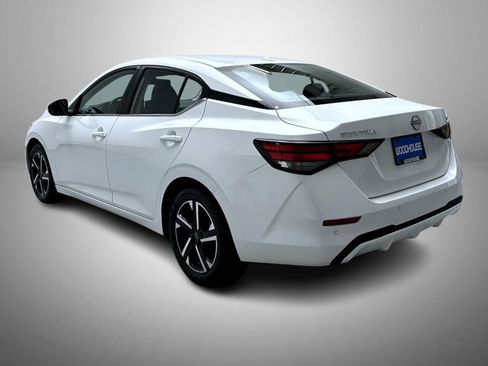 Used 2024 Nissan Sentra SV image 7