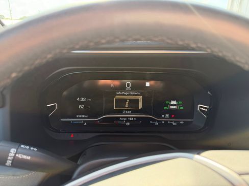 Used 2022 GMC Yukon Denali AWD/4WD image 11