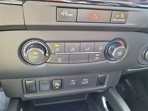 Used 2023 Nissan Frontier SV w/ Technology Package image 19
