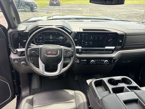 Used 2025 GMC Sierra 1500 SLT AWD/4WD image 11