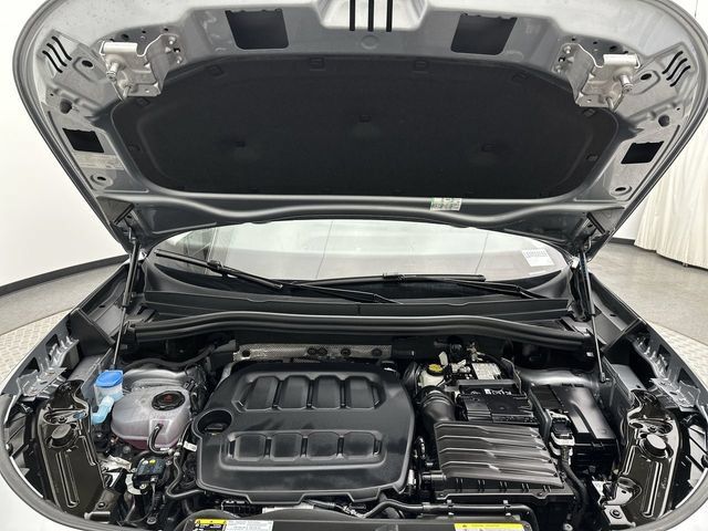 Certified 2025 Volkswagen Tiguan SE AWD/4WD image 25