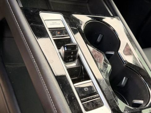 Used 2024 Volkswagen Atlas Cross Sport SE image 18