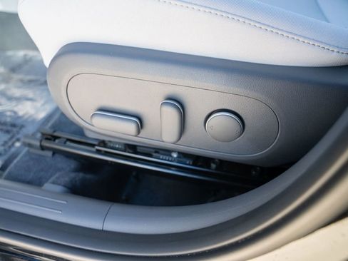 Certified 2025 Hyundai Kona SEL image 18