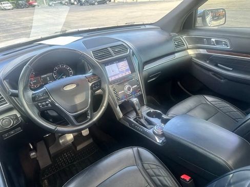 Used 2018 Ford Explorer Platinum AWD/4WD image 23