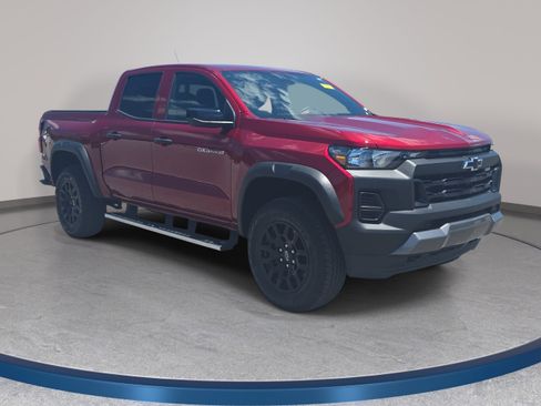 Used 2026 Chevrolet Colorado Trail Boss AWD/4WD image 3