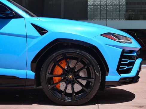 Used 2021 Lamborghini Urus AWD/4WD image 9