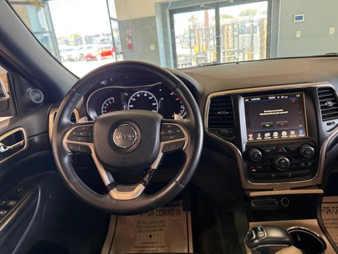 Used 2015 Jeep Grand Cherokee Altitude AWD/4WD image 15
