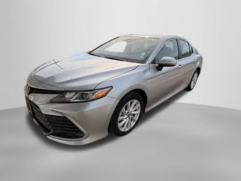 Used 2024 Toyota Camry LE image 1