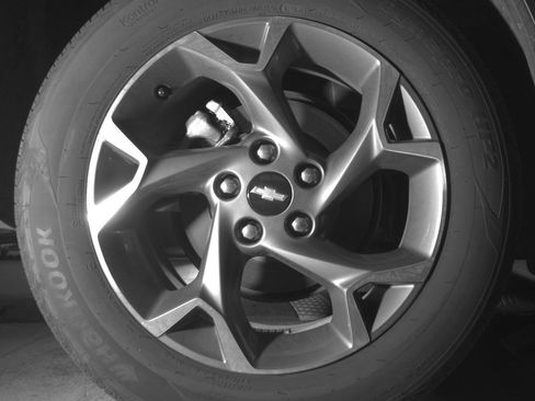 Used 2025 Chevrolet Trax LT FWD image 15
