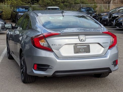 Used 2018 Honda Civic Touring image 7