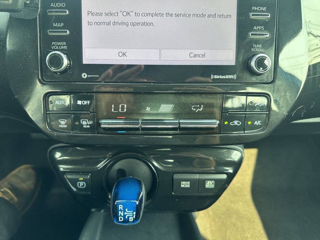 Used 2022 Toyota Prius LE AWD/4WD image 17