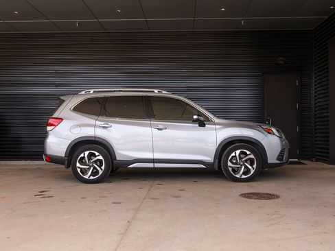 Used 2022 Subaru Forester Touring w/ Popular Package #2 AWD/4WD image 8