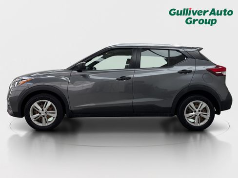 Used 2018 Nissan Kicks S FWD image 3