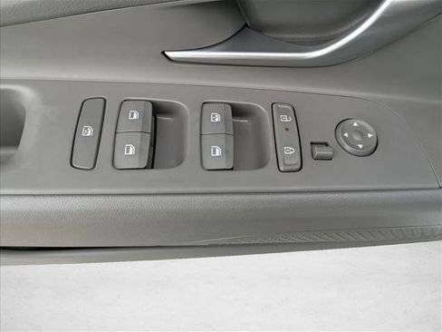 Used 2024 Hyundai Elantra SEL w/ Convenience Package FWD image 10