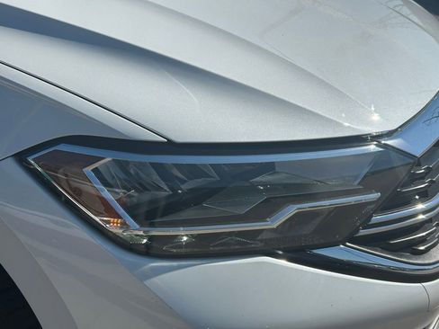 Used 2023 Volkswagen Jetta SE image 10