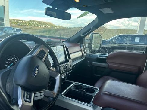 Used 2022 Ford F250 Platinum w/ FX4 Off-Road Package AWD/4WD image 18
