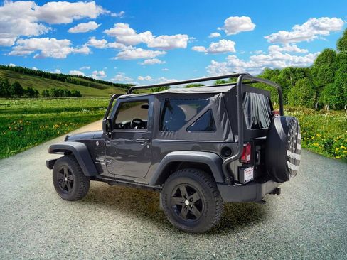 Used 2018 Jeep Wrangler Sport AWD/4WD image 4