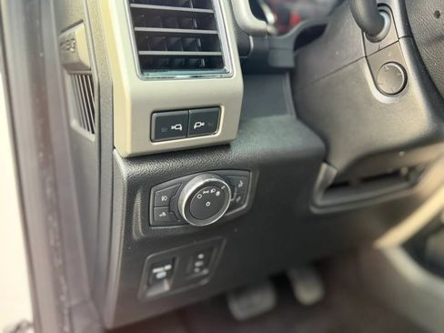 Used 2019 Ford F150 Lariat w/ Equipment Group 502A Luxury AWD/4WD image 33