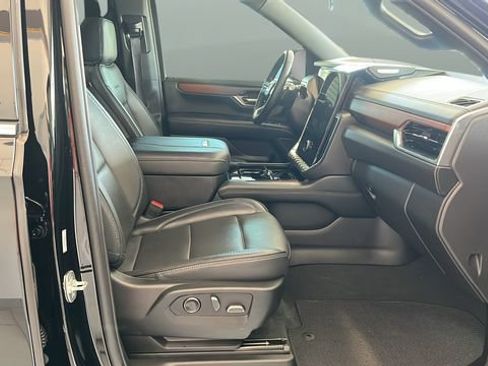 Used 2025 GMC Yukon XL Denali w/ Sun & Power Step Package AWD/4WD image 24