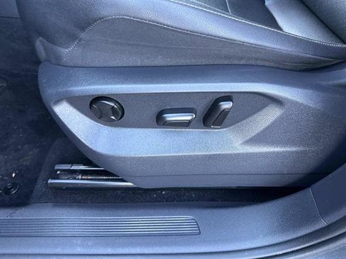 Used 2020 Volkswagen Tiguan SEL w/ 3rd Row Seat Package image 20