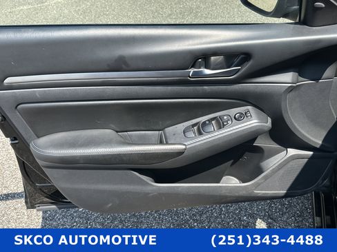 Used 2022 Nissan Altima 2.5 SV image 11