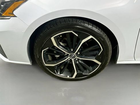 Used 2024 Nissan Altima 2.5 SR FWD image 8