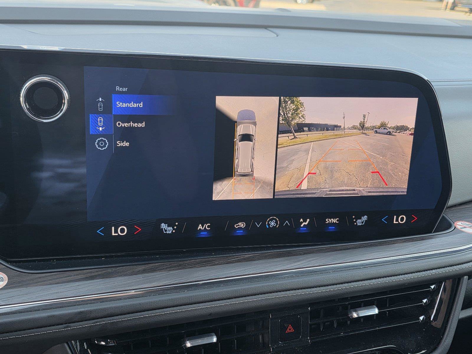 Used 2025 Chevrolet Tahoe LT RWD image 15