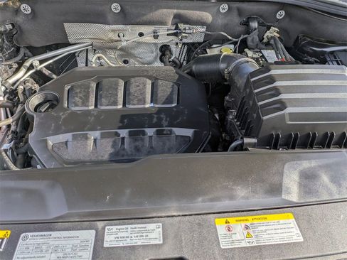 Used 2024 Volkswagen Atlas Cross Sport SEL Premium R-Line image 38