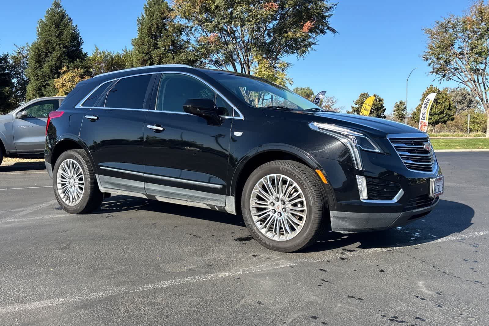Used 2017 Cadillac XT5 Luxury w/ Driver Awareness Package FWD image 10