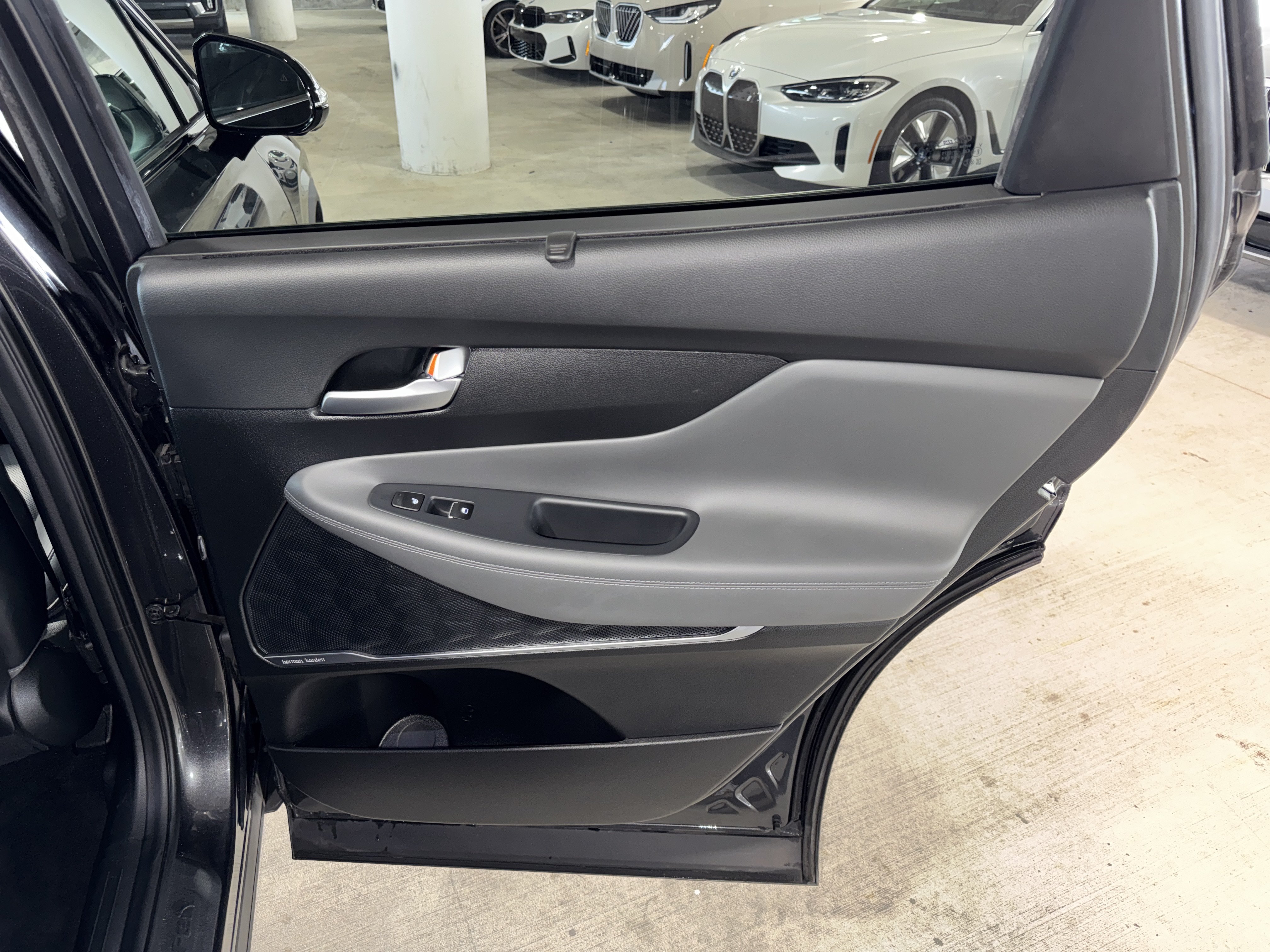 Used 2022 Hyundai Santa Fe Limited FWD image 16