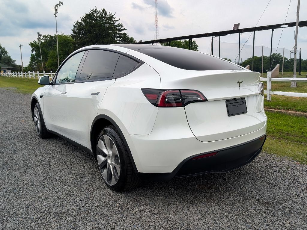 Used 2023 Tesla Model Y Long Range AWD/4WD image 7