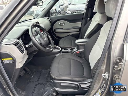 Used 2015 Kia Soul + image 14