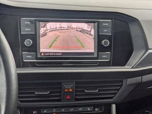 Used 2024 Volkswagen Jetta SE image 13