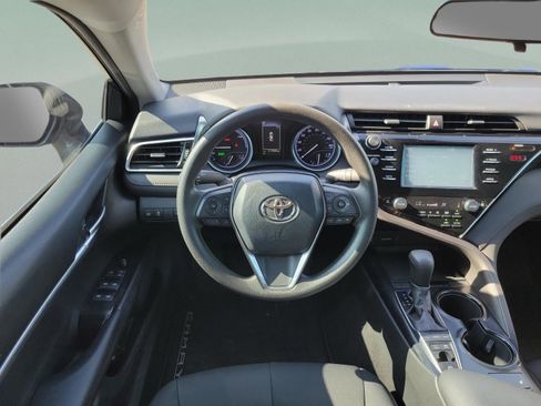 Used 2018 Toyota Camry LE image 20