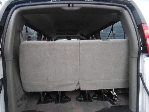 Used 2020 Chevrolet Express 3500 LT w/ LT Preferred Equipment Group image 15