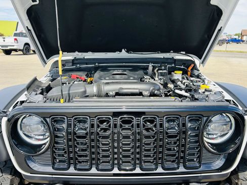 Used 2024 Jeep Wrangler Unlimited AWD/4WD image 42
