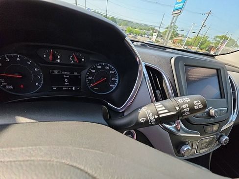 Used 2022 Chevrolet Equinox LS AWD/4WD image 13