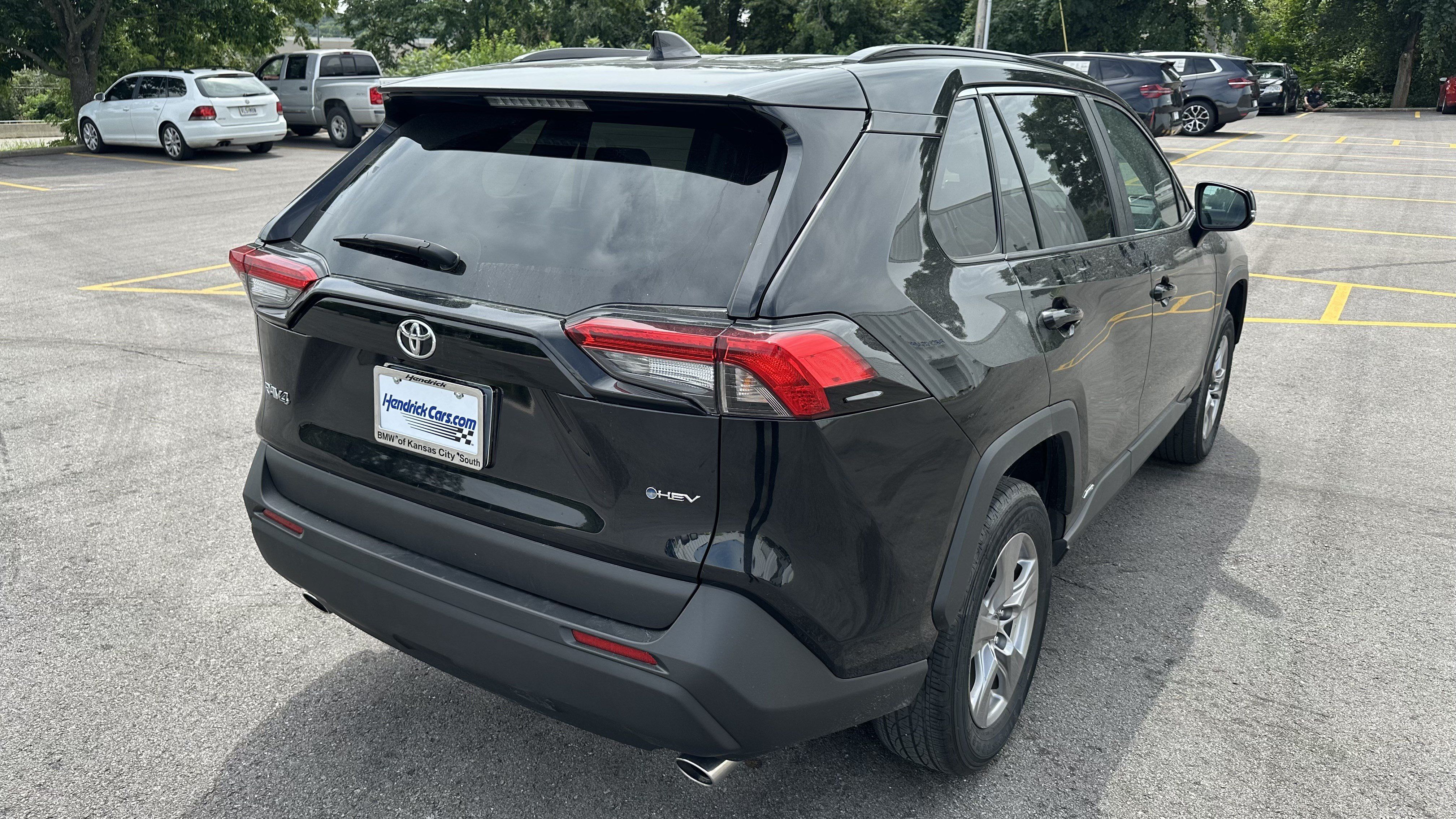 Used 2025 Toyota RAV4 XLE AWD/4WD image 10