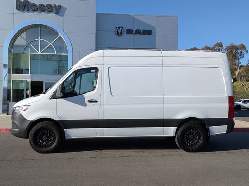 Used 2020 Mercedes-Benz Sprinter 2500 image 2