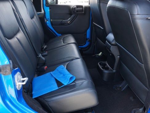 Used 2015 Jeep Wrangler Altitude image 29