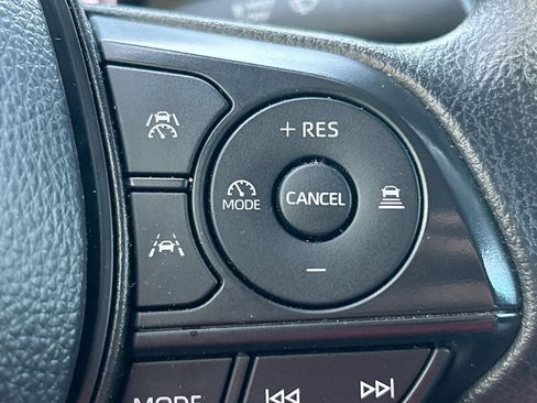 Used 2026 Toyota Corolla LE FWD image 17