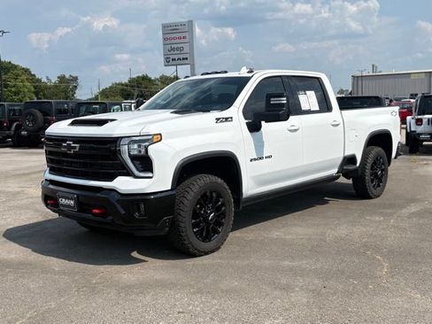 Used 2025 Chevrolet Silverado 2500 LTZ w/ LTZ Plus Package AWD/4WD image 3