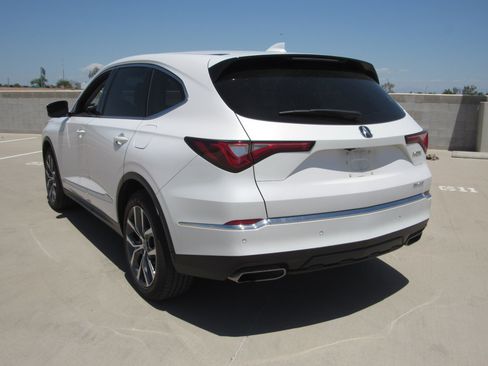 Certified 2024 Acura MDX SH-AWD w/ Technology Package image 6