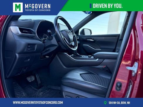 Used 2022 Toyota Highlander XSE image 17