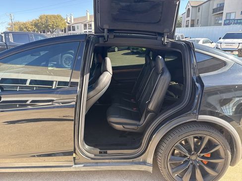 Used 2020 Tesla Model X Long Range image 8