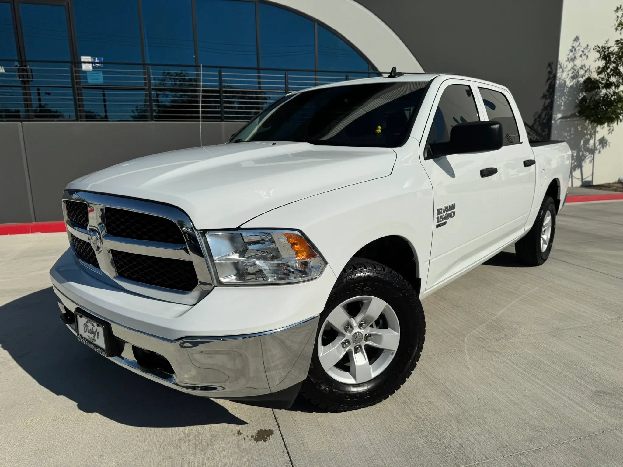 Used 2022 RAM 1500 Classic SLT w/ Electronics Group AWD/4WD image 1