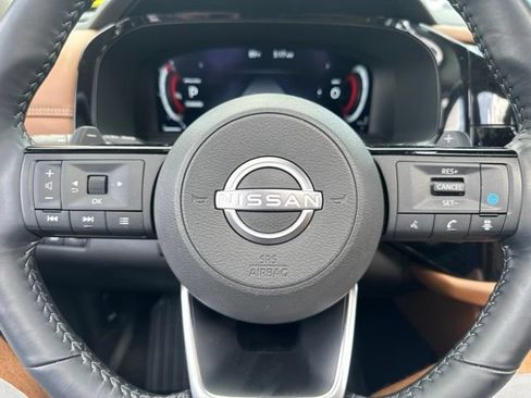 Used 2024 Nissan Pathfinder Platinum FWD image 26